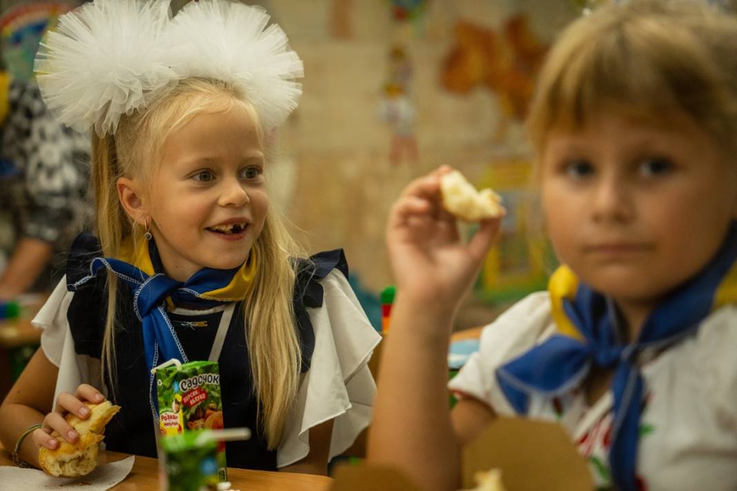 Füze saldırılarının gölgesinde yeni eğitim yılı: Ukrayna'da ilk ders zili metroda çaldı 21